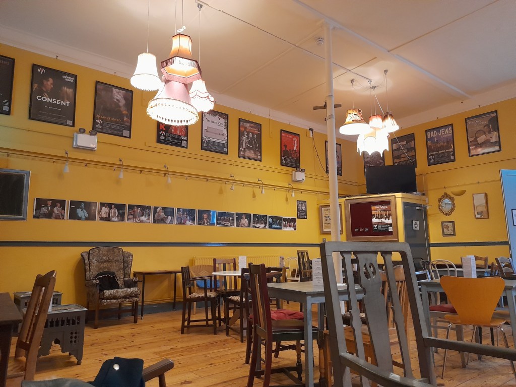 Weekday volunteering