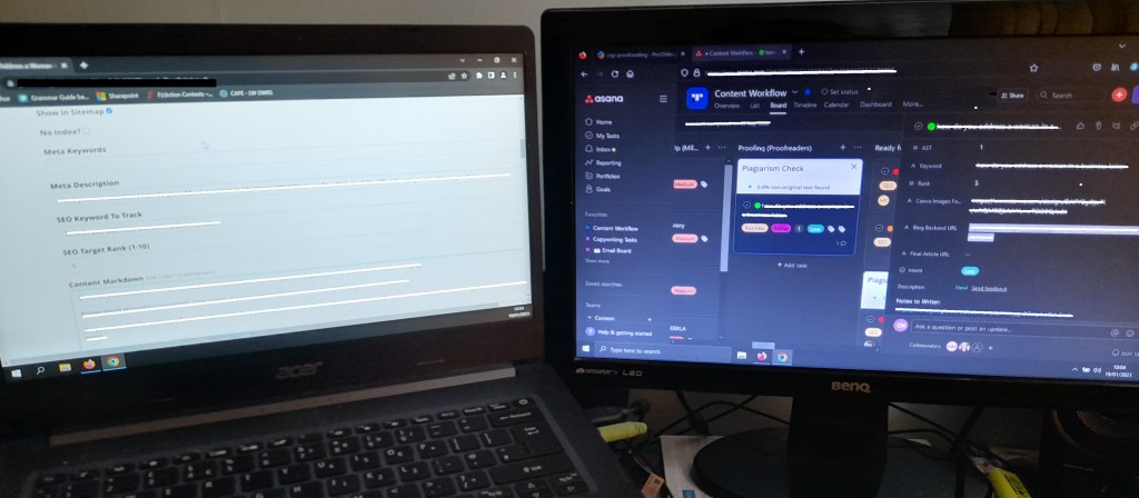 The two-screen set-up